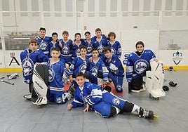 Formación alevín de Burdinola que abre este sábado y cierra el domingo la competición en Labegaraieta.