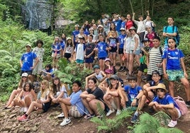 Imagen del grupo participante en la última edición de las colonias de verano en Lekaroz.