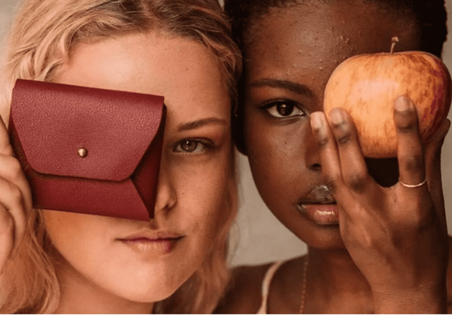 Carteras a base de pieles de manzana