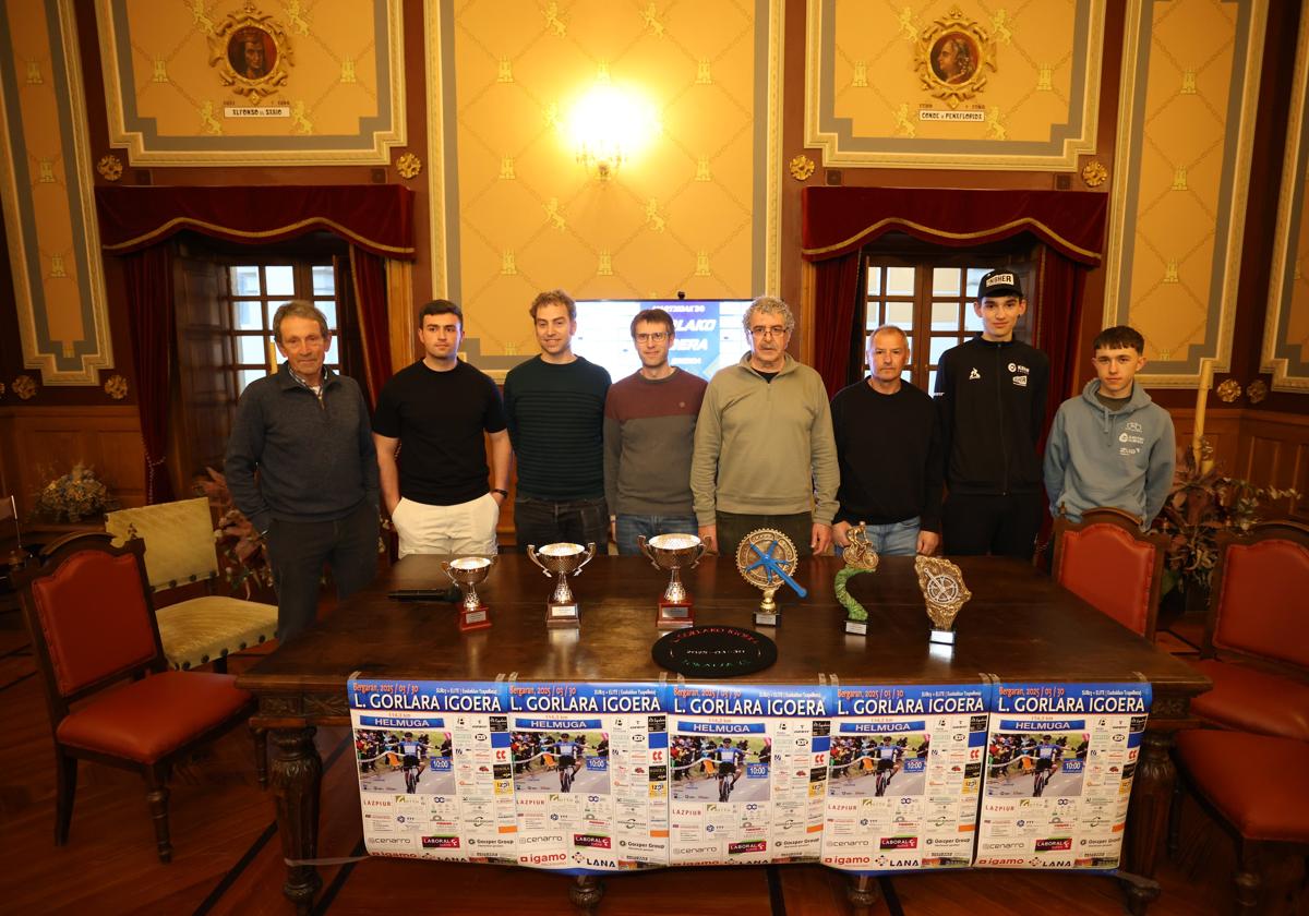 Acto de presentación de la 50ª Subida a Gorla, este martes en Bergara.