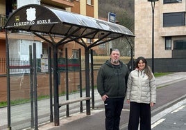 Igor Romaratezabala y Edurne González, representantes de EH Bildu en Legazpi