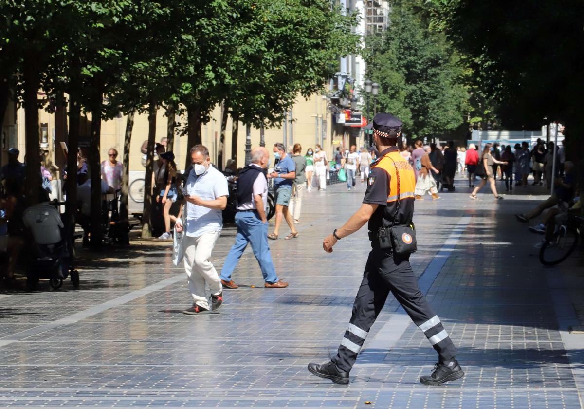 Los agentes de Movilidad de Donostia actuarán en parejas cuando vayan a zonas conflictivas o de riesgo
