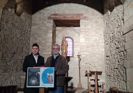 Mikel Serrano e Iñaki Elorza en la presentaciónrealizada en la Antigua bajo la luz natural del equinoccio.