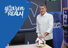 Mikel Lasa responde a las preguntas de los periodistas Maite Jiménez y Raúl Melero en el último programa.