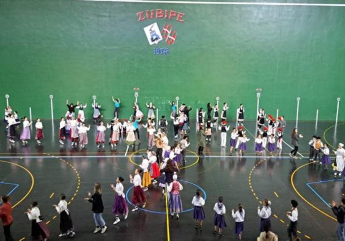 Egun osoko Dantzari Txiki eguna izango da igandean Ormaiztegin