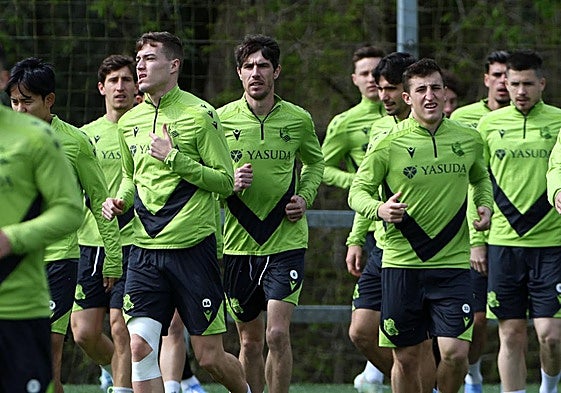 Kubo, Aihen, Sucic, Elustondo, Turrientes, Marin, Mariezkurrena, Javi López y Zubeldia en el entrenamiento de este viernes.