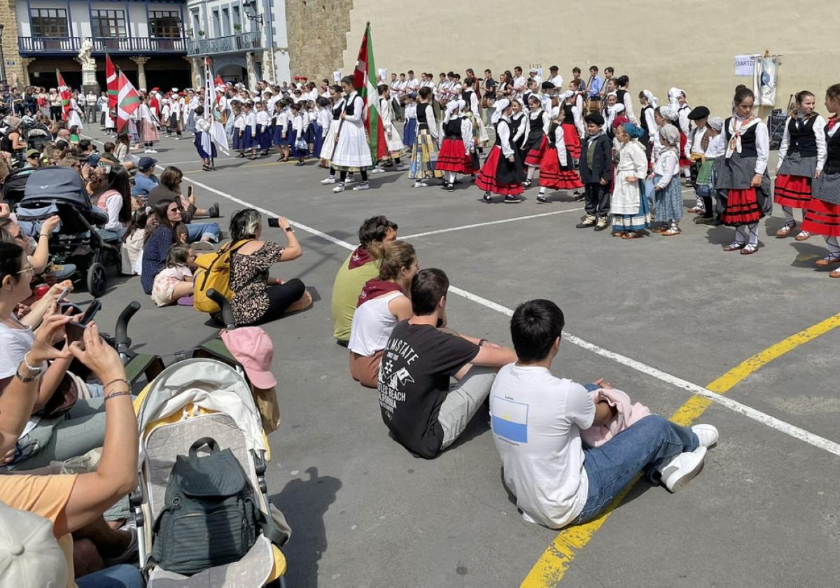 Igandean Dantzari Txiki Eguna ospatuko du Gure Txeru Elkarteak
