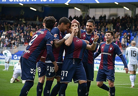 Corpas quiere volver a celebrar goles hoy ante el Oviedo.