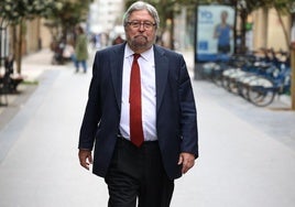 El Ararteko, Manuel Lezertua, encara sus últimos meses al frente de la institución.