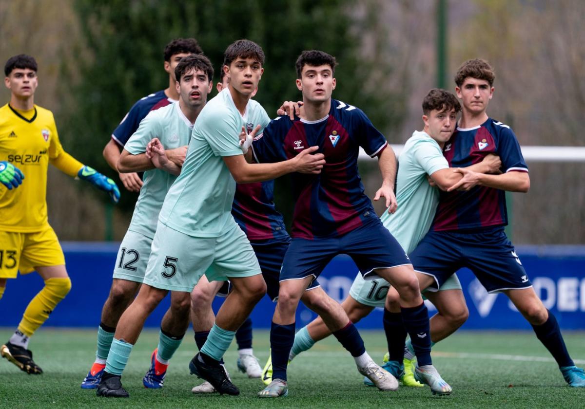 El Eibar B se juega el ascenso directo con la visita del Teruel