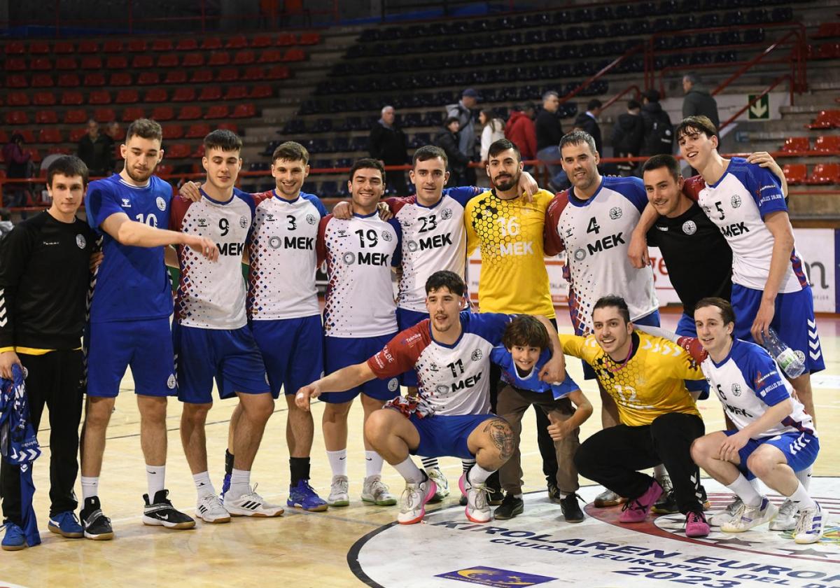 El Mek arrolla al Tarazona en casa y se pone a solo dos puntos del Zaragoza