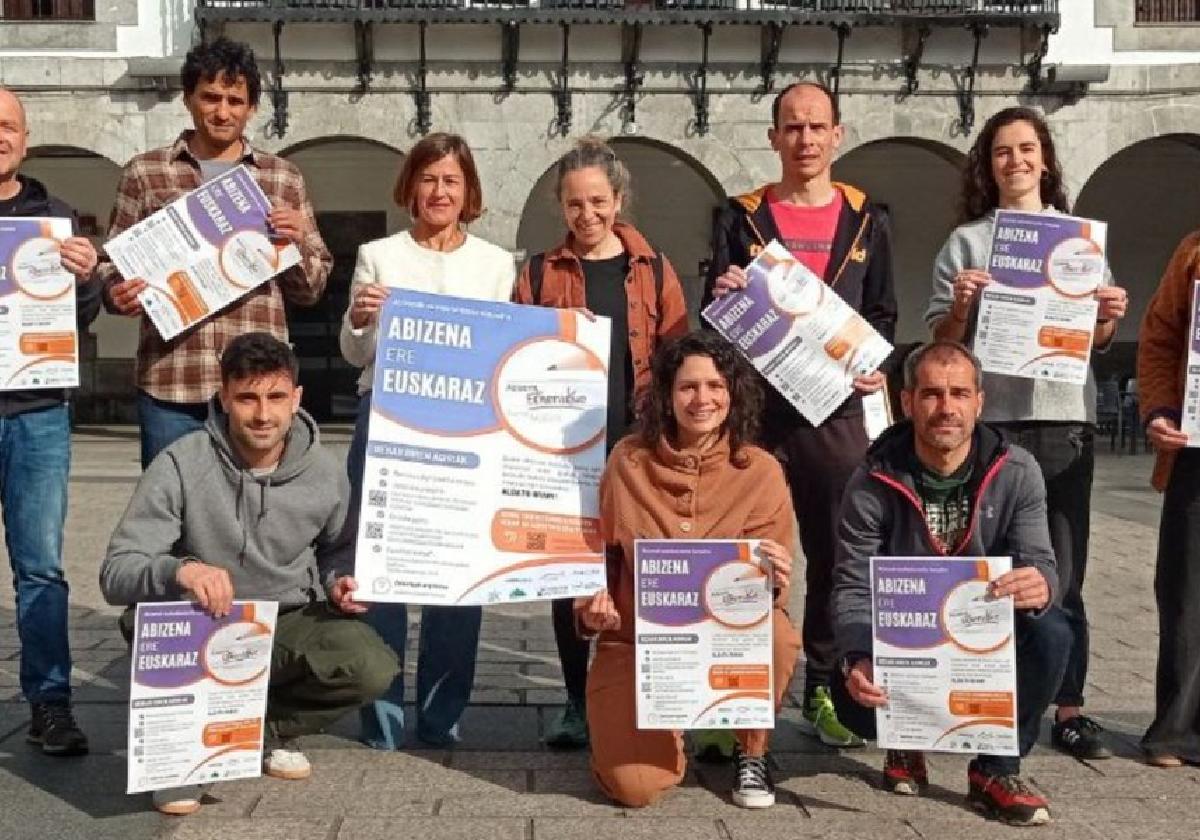 Azpeitia anima a euskaldunizar los apellidos en documentos oficiales