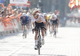 Así te hemos contado la polémica tercera etapa de la Itzulia