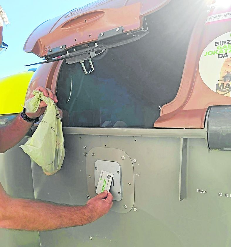 La apertura con tarjeta del contenedor marrón se retrasa al día 28 en Elgoibar, Deba y Mutriku