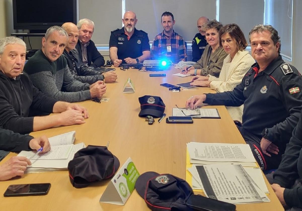 Reunión de coordinación entre Ertzaintza, Policía Municipal y Ayuntamientos