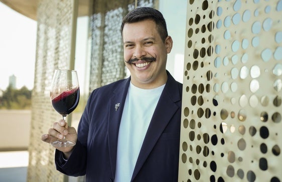 Rodrigo Briseño, head sommelier del actual mejor restaurante del mundo –'Disfrutar' de Barcelona–, posa esta semana en el Basque Culinary Center de Donostia, con motivo del encuentro de bebidas sin alcohol.