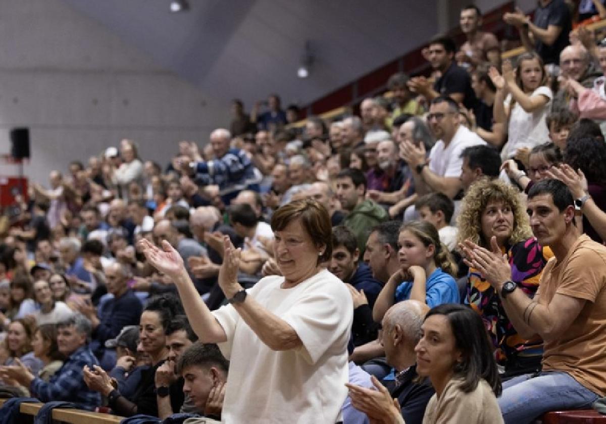 Frida Watkins zumaiarra eta Ihar Arakistain, finalean