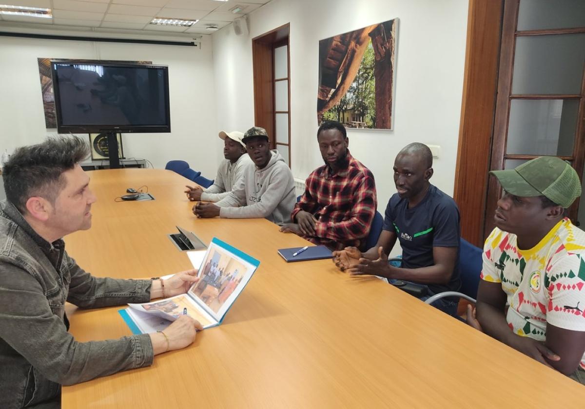 Zumarraga ayuda a equipar una escuela en Senegal con la asociación Booloo