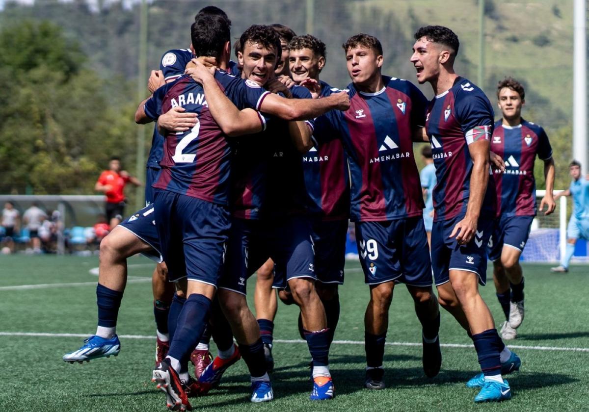 El Eibar B asegura el play-off de ascenso a Primera RFEF pese a la derrota