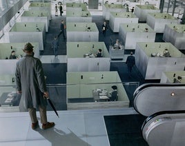 'Playtime' filmeko fotograma bat.