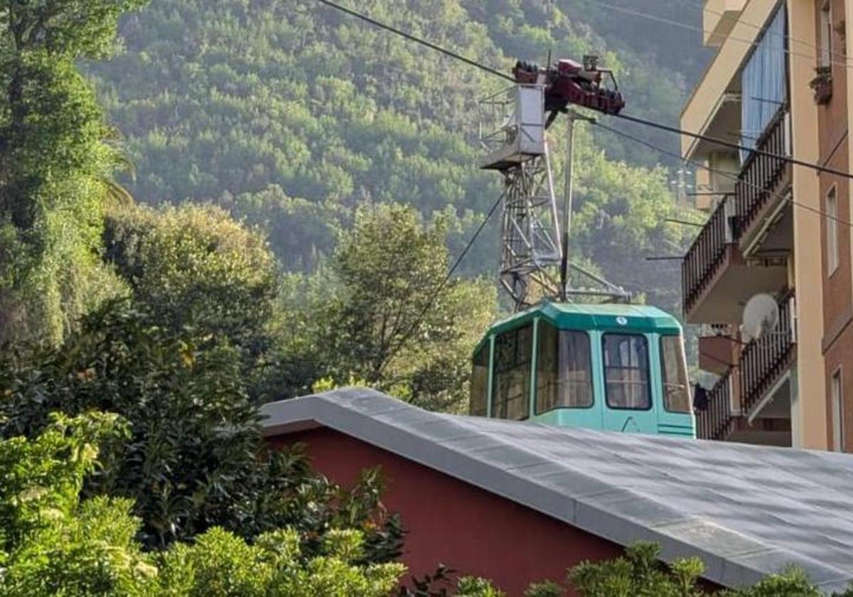 Cuatro muertos en la caída de un teleférico en Nápoles