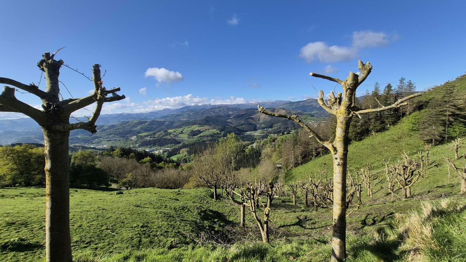 Las impresionantes vistas desde la cruz de Izazpi