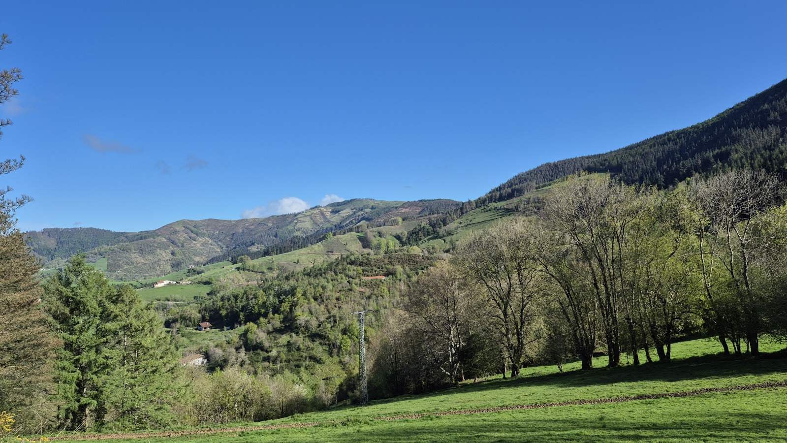 Las impresionantes vistas desde la cruz de Izazpi