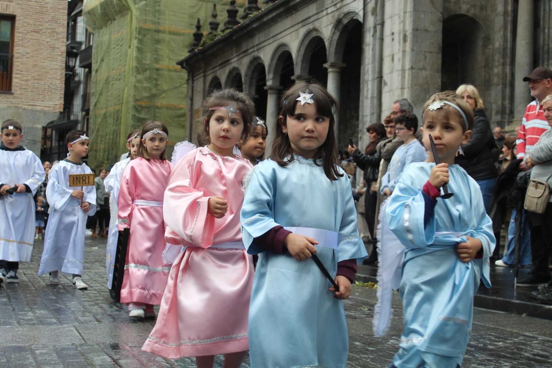 Una procesión más reducida de lo habitual en Azkoitia