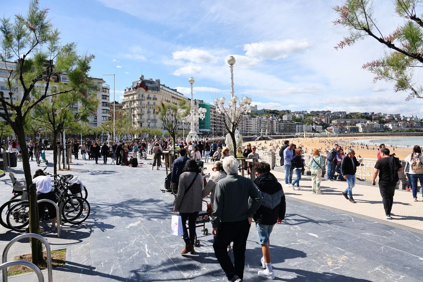 Ni un alfiler en el paseo de La Concha