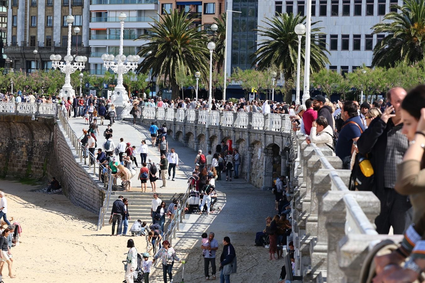 Ni un alfiler en el paseo de La Concha