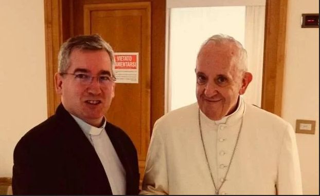 Fernando Prado muestra sus condolencias: «Cuánto bien ha hecho a la humanidad y a la Iglesia»