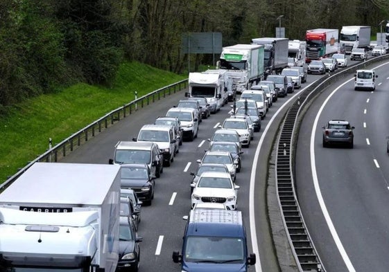 Normalidad en las carreteras de Gipuzkoa en plena operación retorno de Semana Santa
