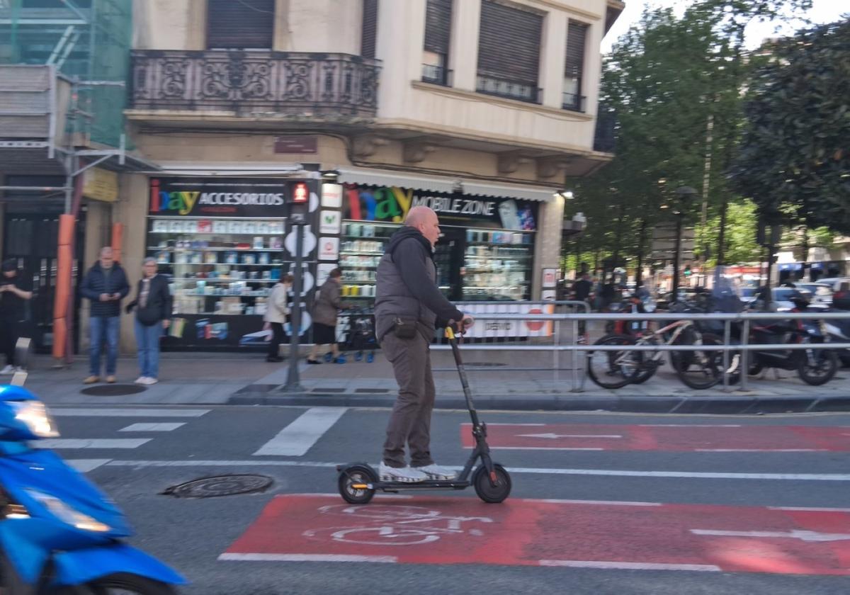Sancionados cuatro usuarios de patinetes eléctricos durante una campaña de control