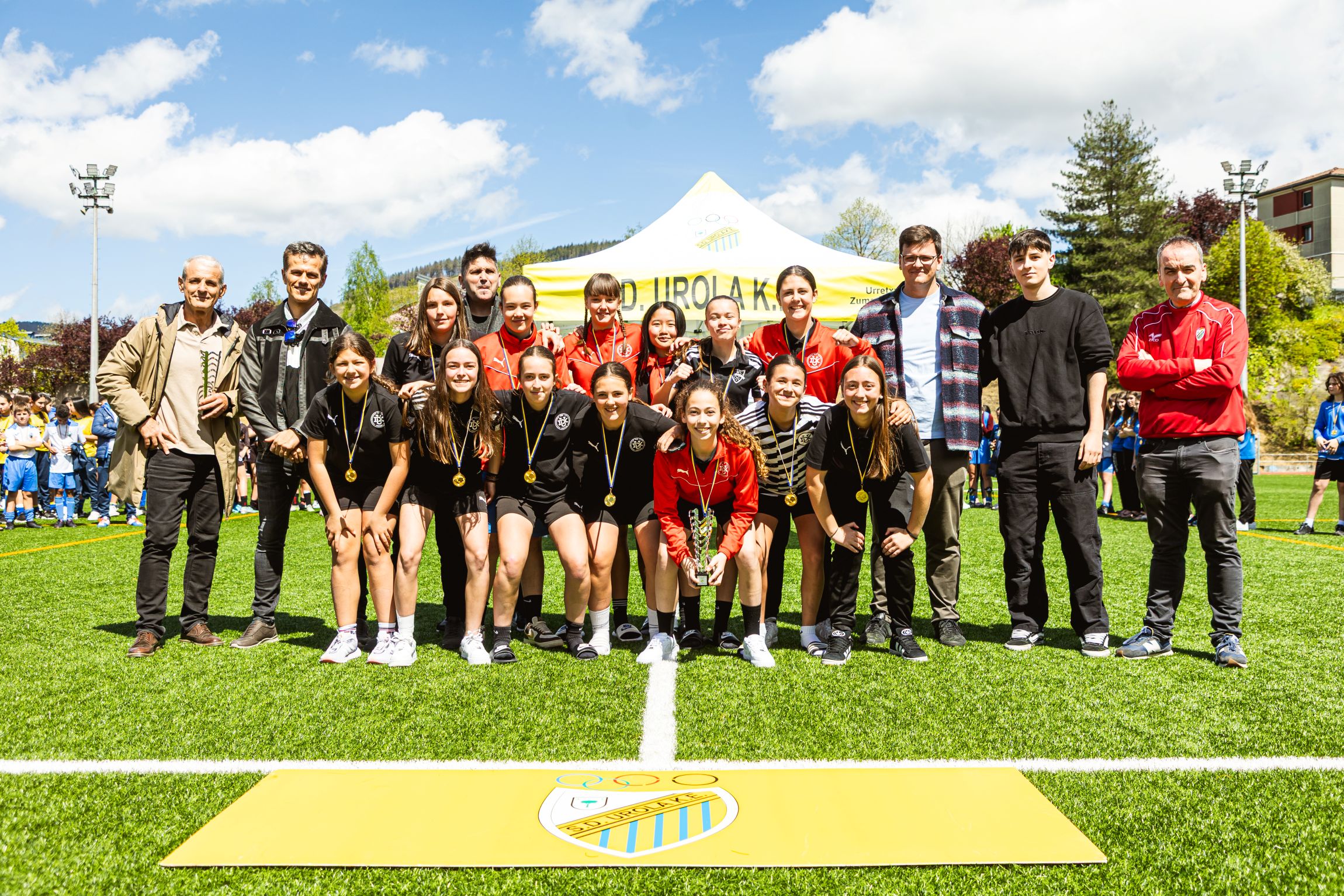 La Real, ganadora femenina y masculina del Memorial Txugi
