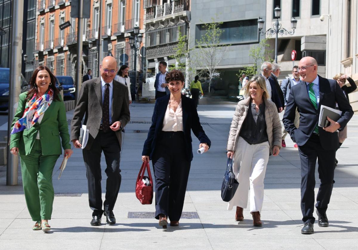El PNV mantiene su apoyo con cautela al rearme del Gobierno y EH Bildu confirma su rechazo