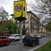 Aparato de radar localizado en la avenida Navarra, a la altura de Kulturola (Cerrajera).