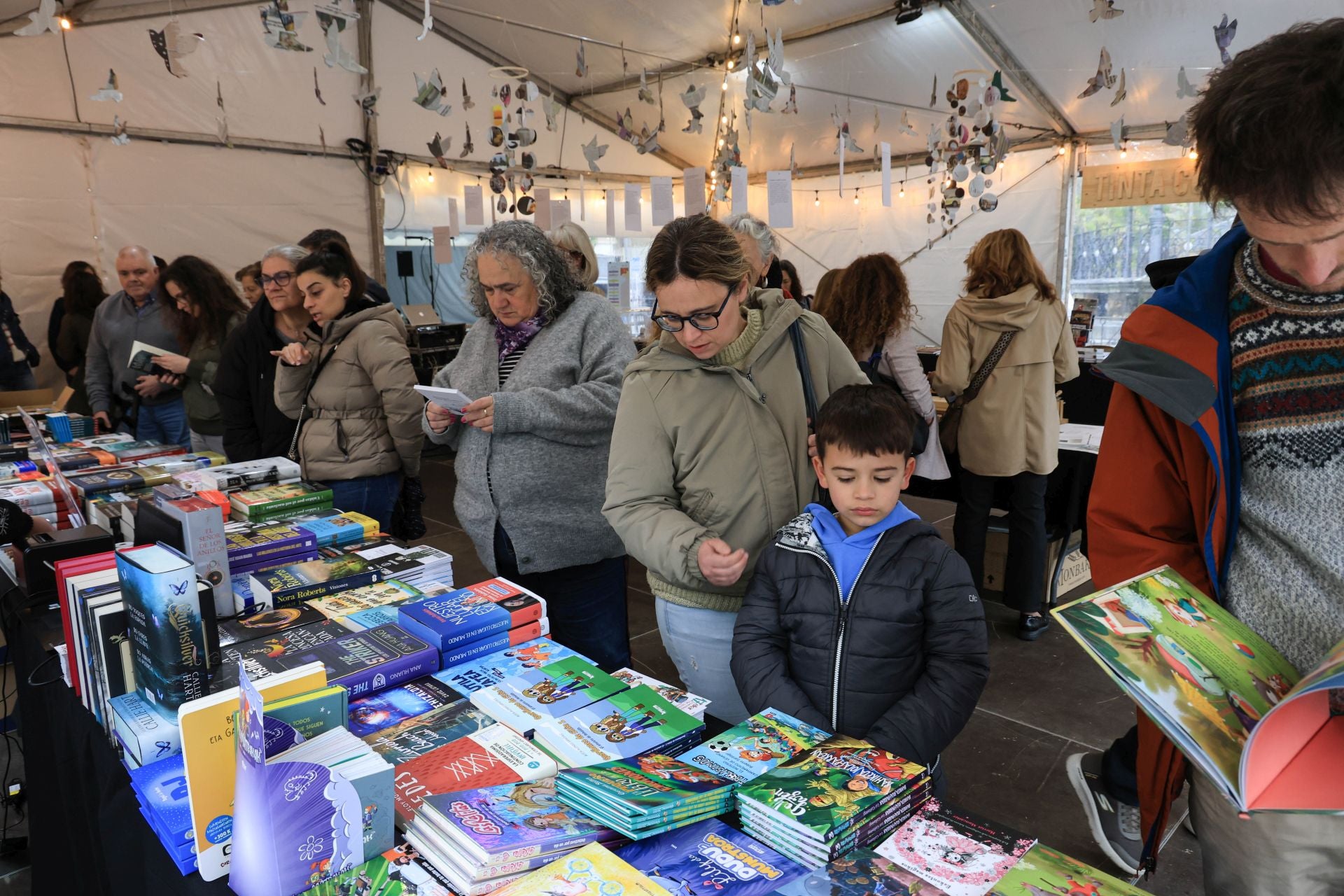 Pasión por la lectura en la Feria del Libro