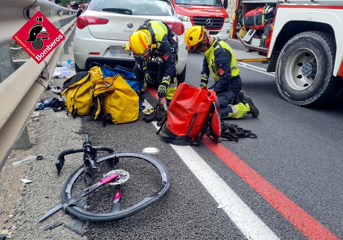 Parte de la bici del ciclista arrollado en Calpe el domingo.