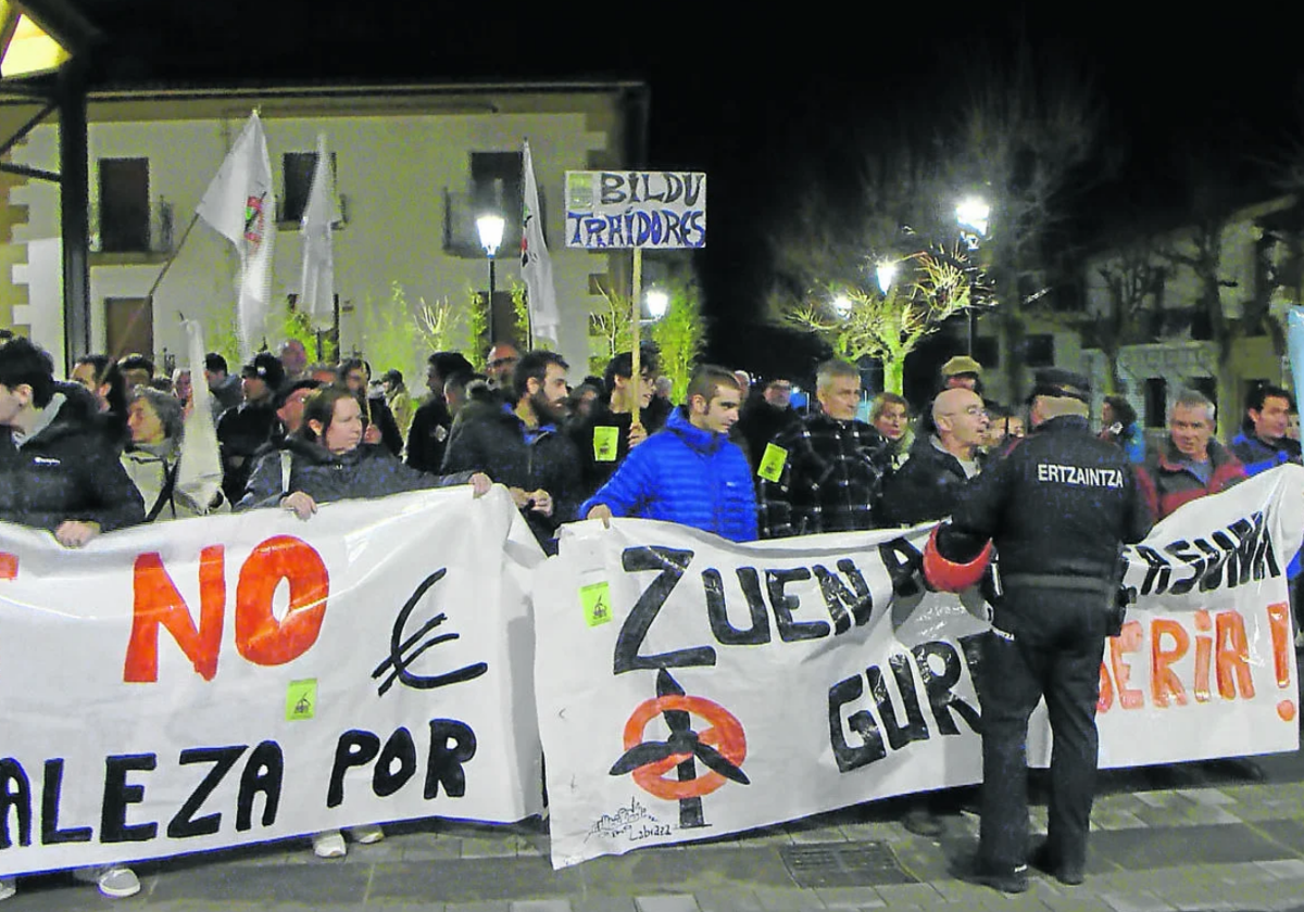 Los parques eólicos, un quebradero de cabeza para la coalición abertzale