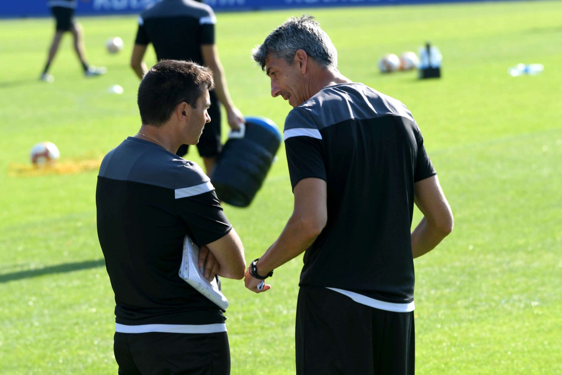 Al finalizar la temporada 2017-2018, la entidad txuri-urdin se hace con los servicios de Asier Garitano e Imanol regresa con los potrillos.