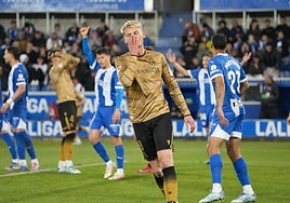 Óskarsson se lamenta tras una ocasión fallada.