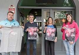 Representantes del Texas Lasartearra y de Aspanogi en la presentación que realizaron recientemente del torneo de mañana en Michelín.
