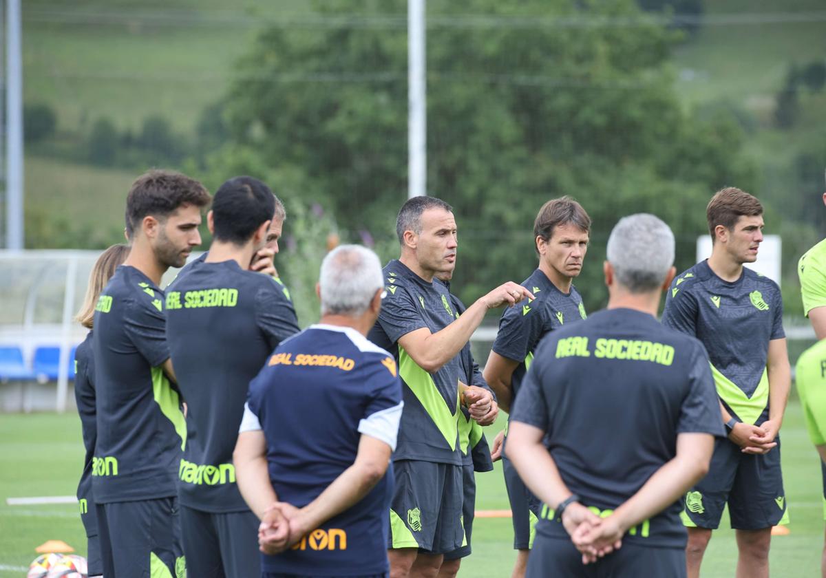 Sergio Francisco, entrenador del primer equipo la próxima temporada, en un entrenamiento con el Sanse.