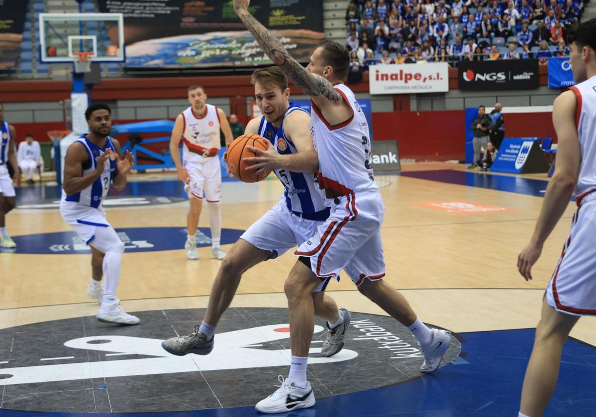 Las imágenes de la derrota del GBC ante el Burgos en Illunbe