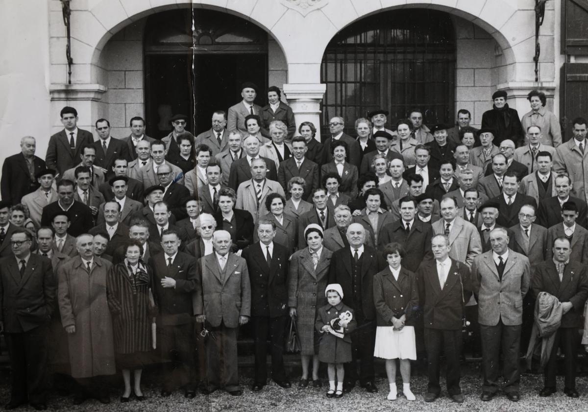 Imagen principal - «Es una obligación moral recordar a nuestros familiares deportados en los campos nazis»