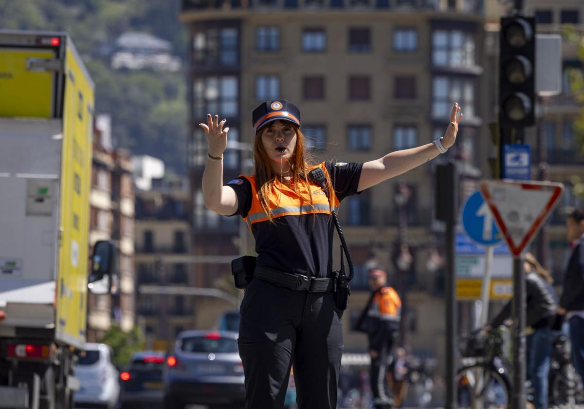 Apagón en San Sebastián: «Hemos salido de la oficina y todos han empezado a llamar a sus familiares»