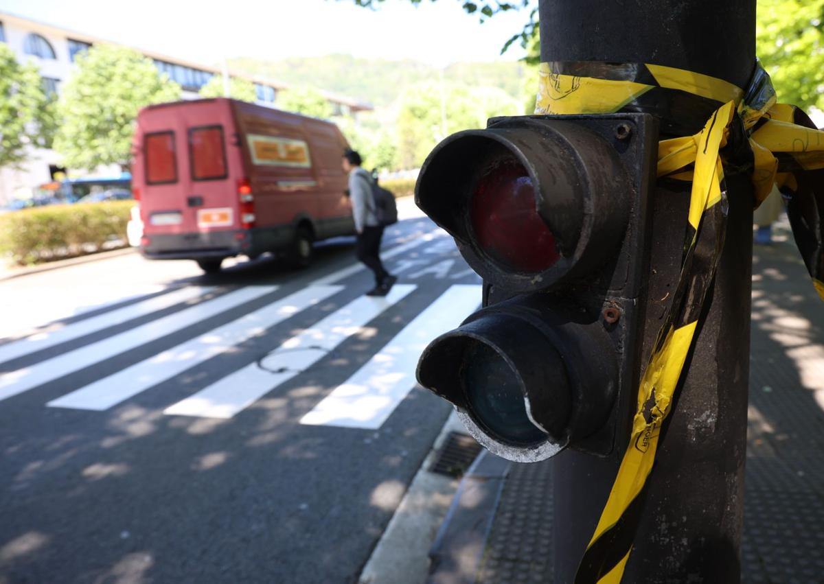 Imagen secundaria 1 - Agentes en lugar de semáforos en Donostia