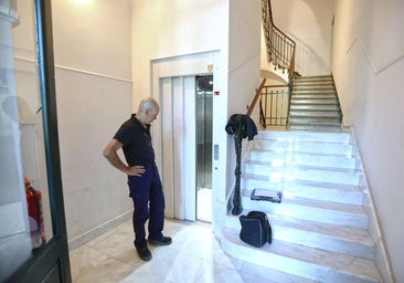 «La mujer de la limpieza se ha quedado encerrada y no podíamos sacarla»