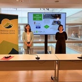 Nuria Alzaga y Estitxu Urtziberea, durante la presentación en Ficoba de la Semana del Empleo.