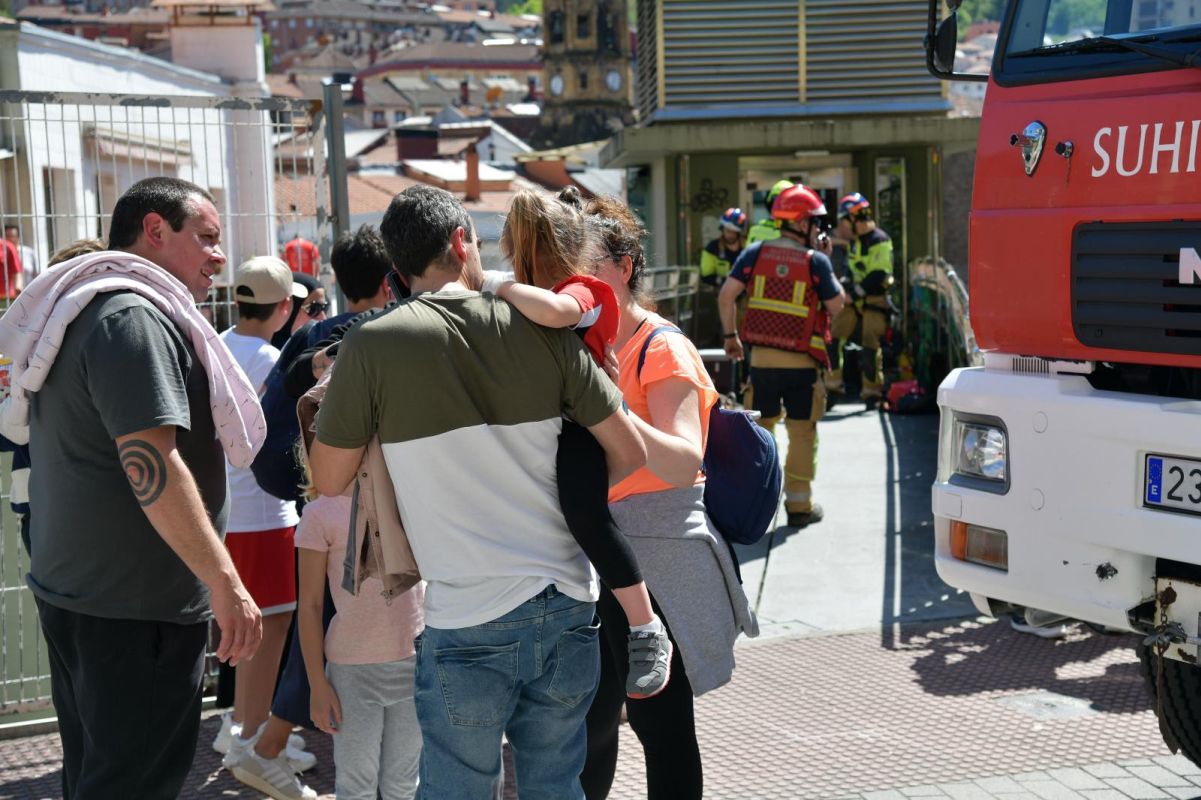 Tres horas encerrados en un ascensor